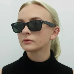 Ray-Ban Rectangle^Sunglasses New Wayfarer 2132 622 Black Rubber Green Medium 55m